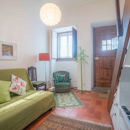 Comfort By The Palace Of Ajuda Апартаменти